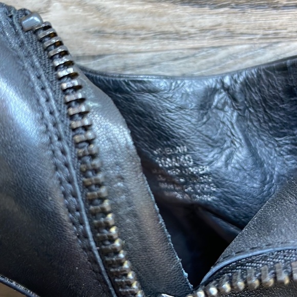 Vince Camuto Women’s Black Leather Elgin Ankle Heel Bootie, size 10 - Picture 9 of 9